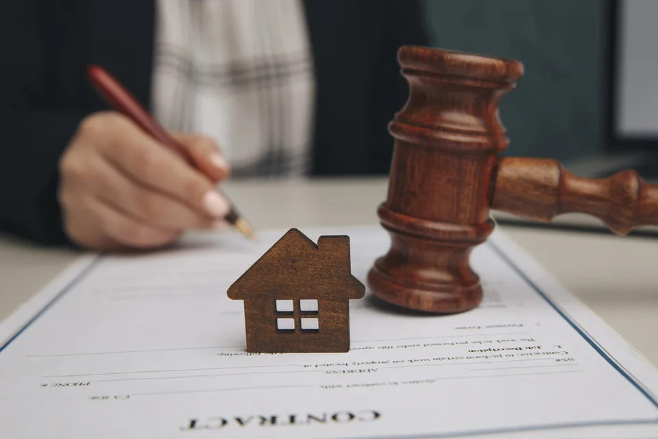Illustration : contrat relatif à un bien immobilier